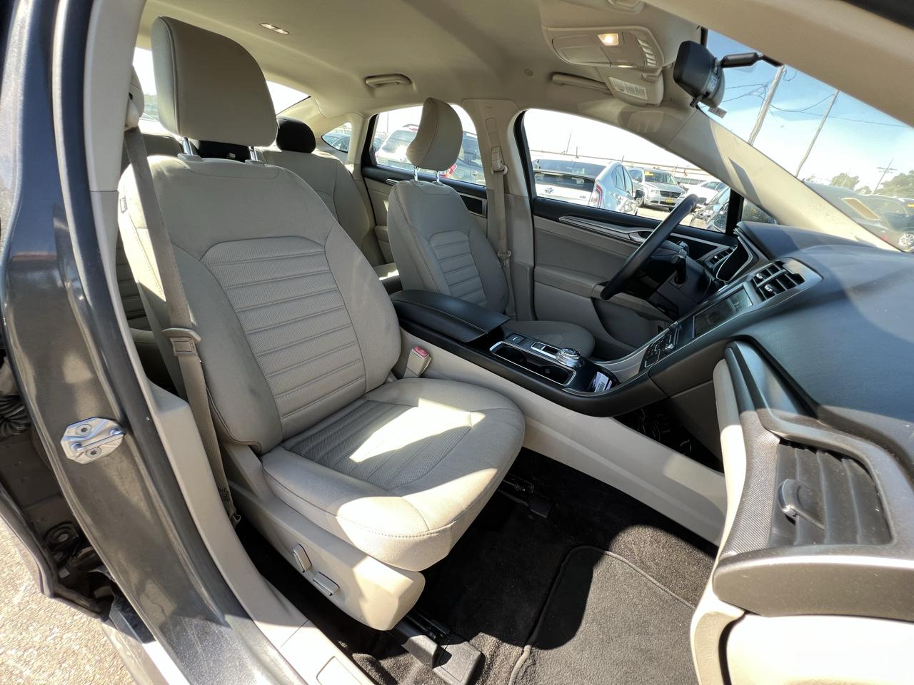 Ford Fusion Hybrid SE 2018