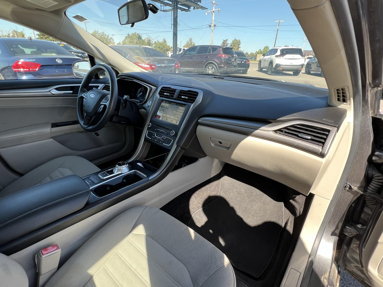 Ford Fusion Hybrid SE 2018
