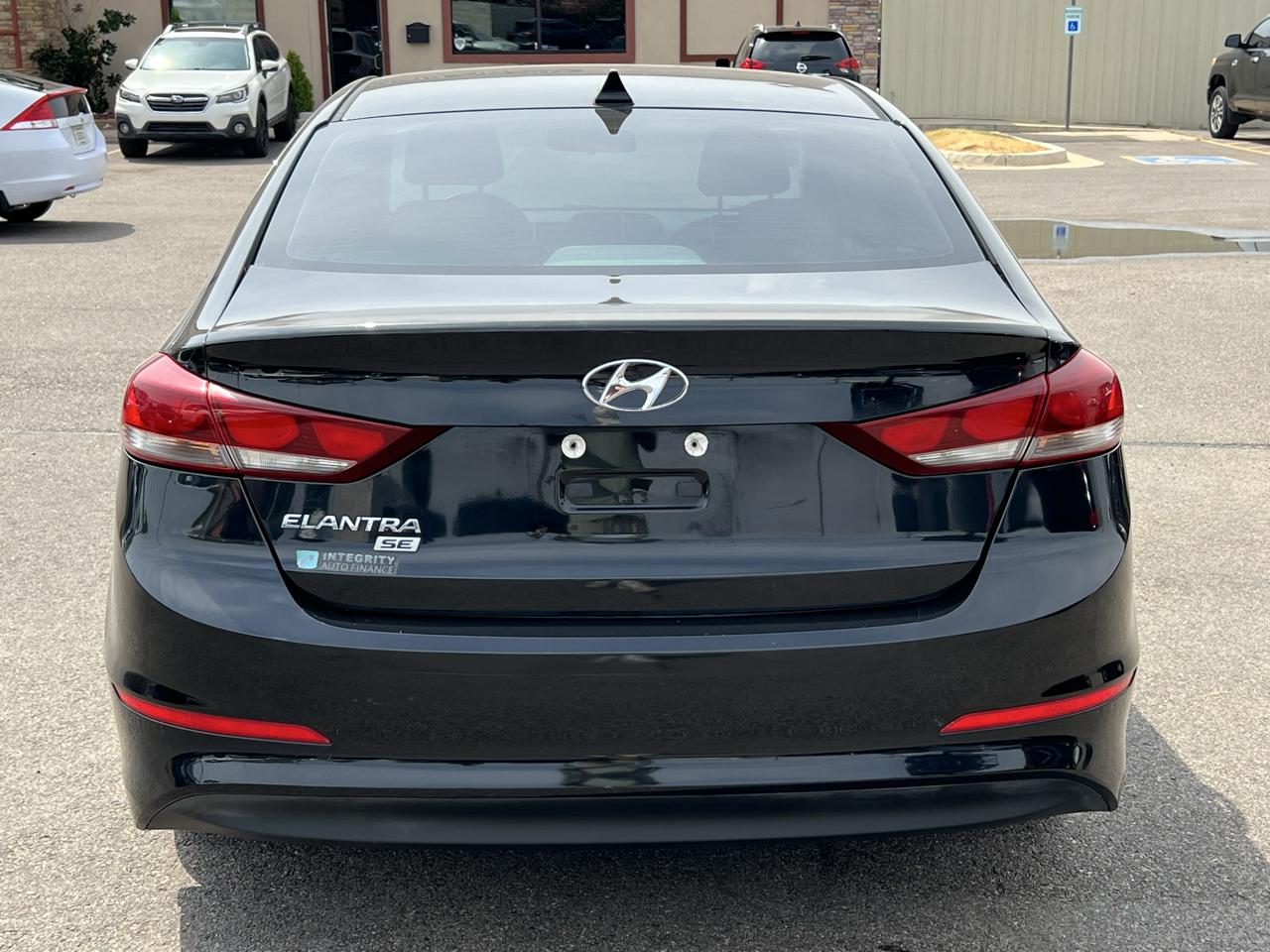 Hyundai Elantra SE 6AT 2017