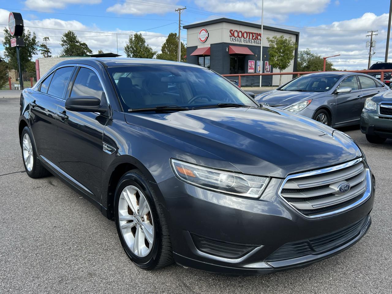 Ford Taurus SE FWD 2016