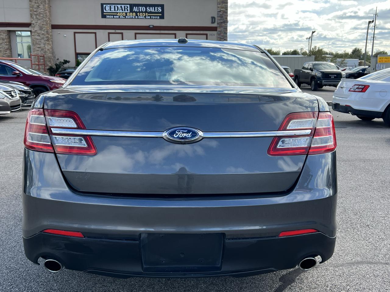 Ford Taurus SE FWD 2016