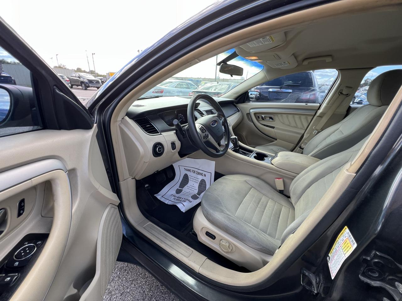Ford Taurus SE FWD 2016