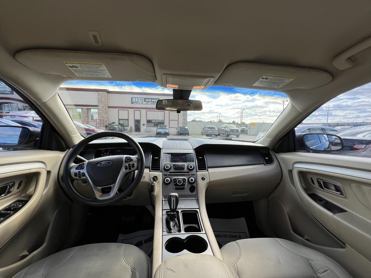 Ford Taurus SE FWD 2016