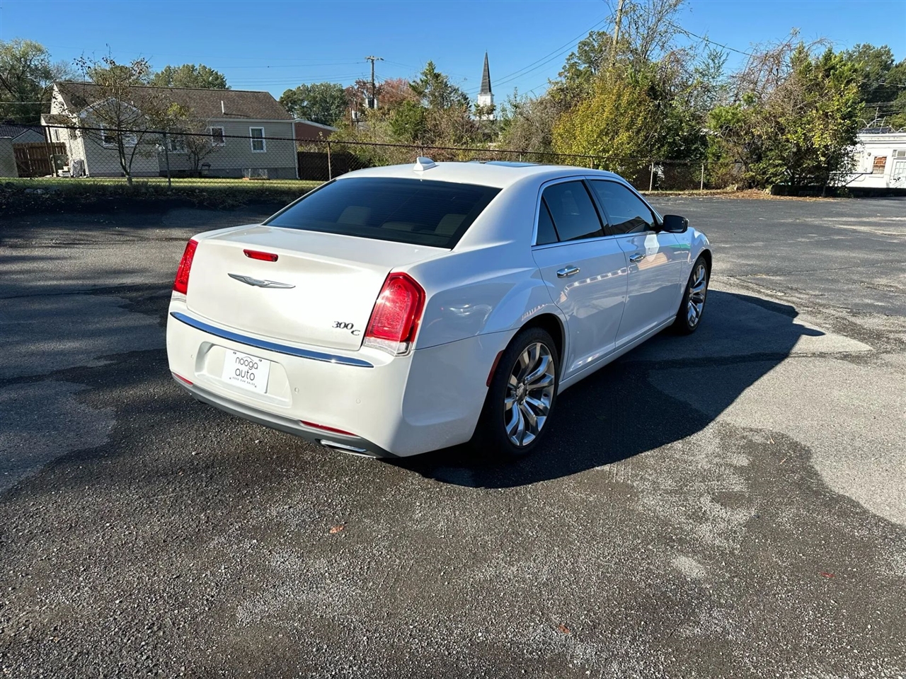 2015 Chrysler 300 C photo 2