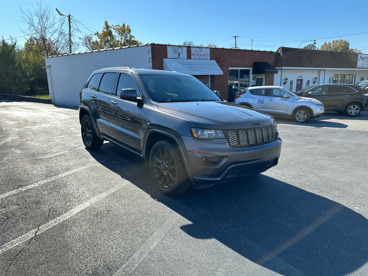 2018 Jeep Grand Cherokee Laredo photo 2