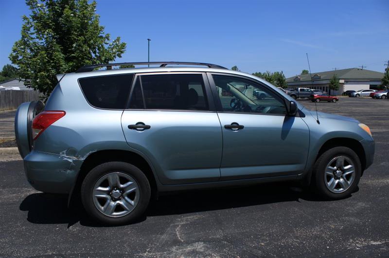 Toyota RAV4 Base I4 4WD with 3rd Row 2007