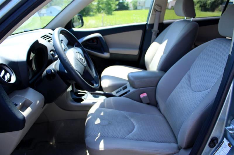 Toyota RAV4 Base I4 4WD with 3rd Row 2007
