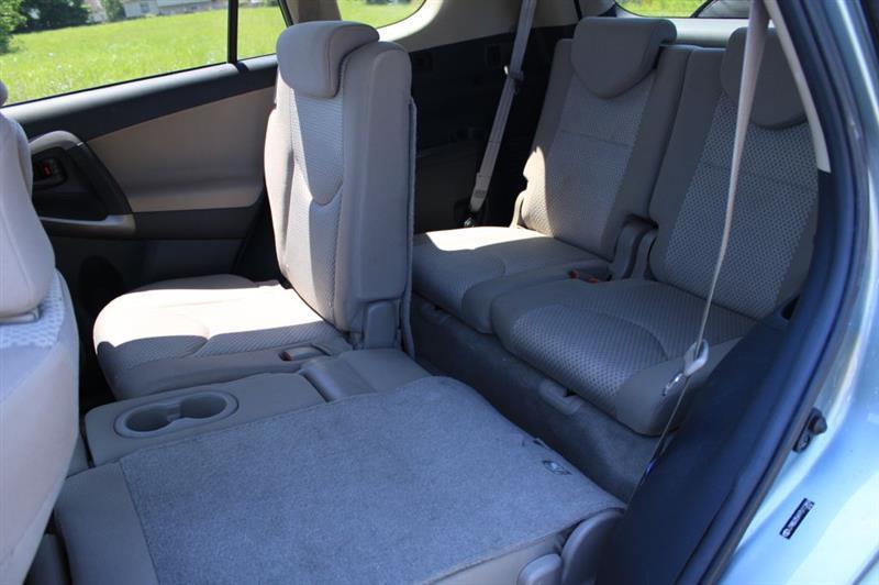 Toyota RAV4 Base I4 4WD with 3rd Row 2007