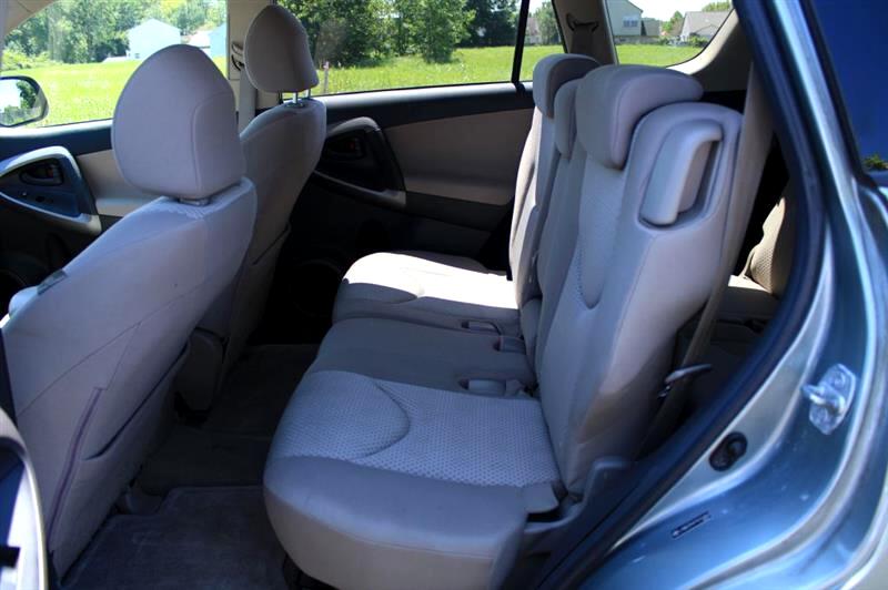 Toyota RAV4 Base I4 4WD with 3rd Row 2007
