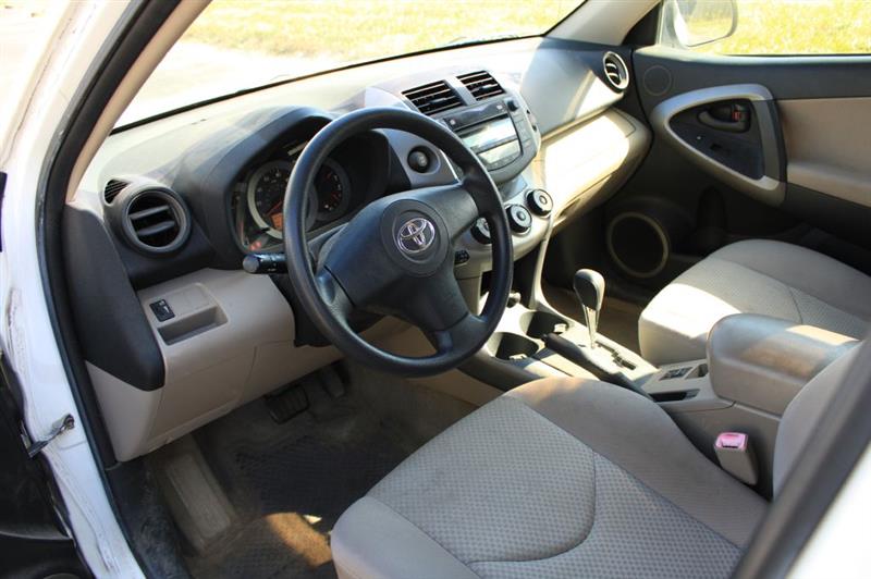 Toyota RAV4 Base I4 4WD 2006