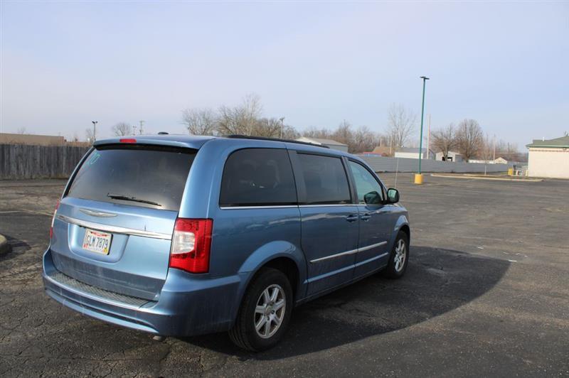 Chrysler Town & Country Touring 2012