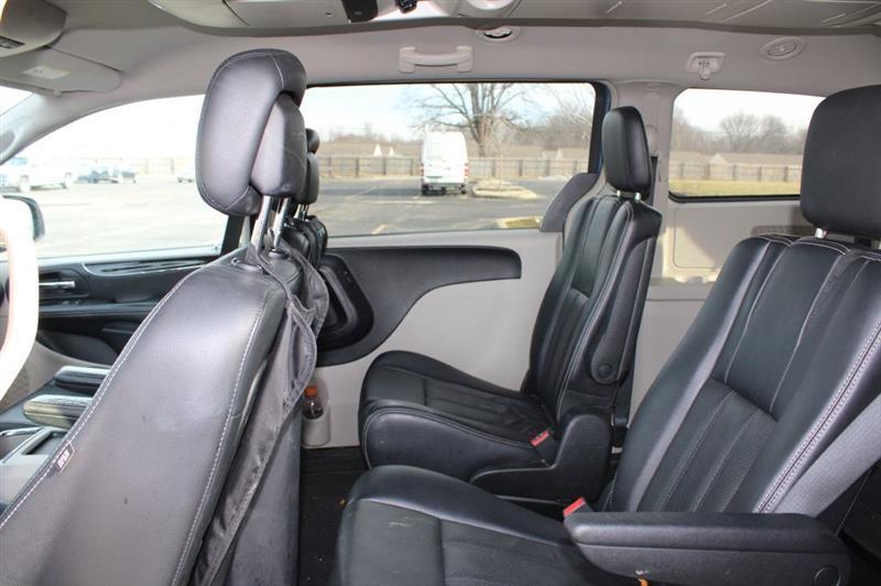 Chrysler Town & Country Touring 2012