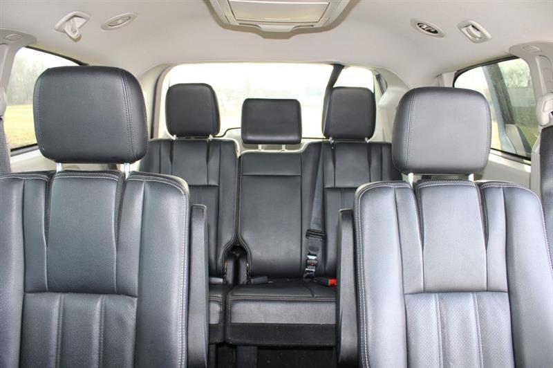 Chrysler Town & Country Touring 2012