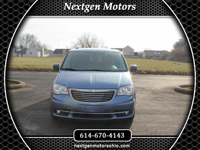 2012 Chrysler Town & Country Touring