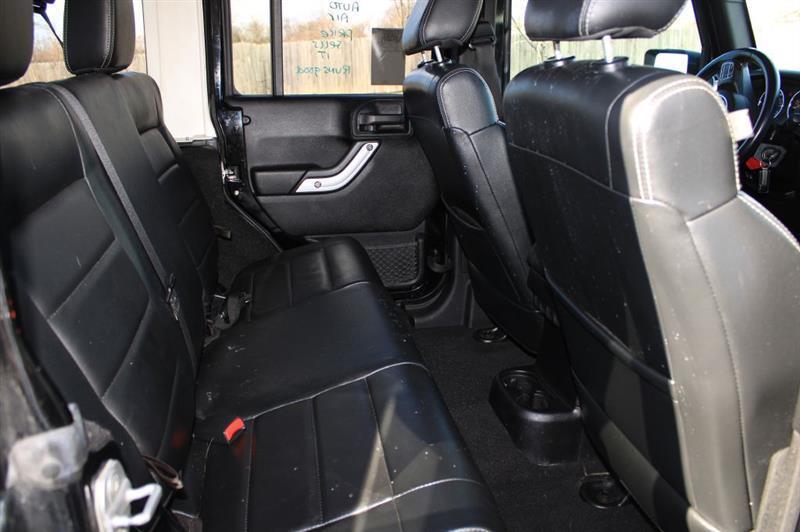 Jeep Wrangler Unlimited Sahara 4WD 2012