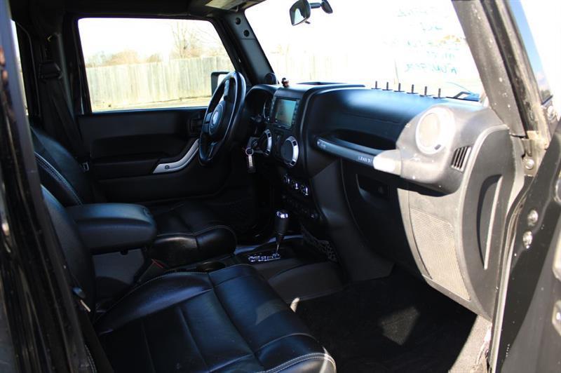 Jeep Wrangler Unlimited Sahara 4WD 2012