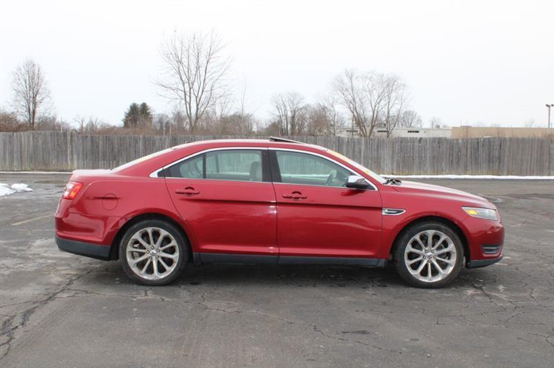 Ford Taurus Limited FWD 2013