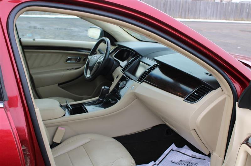 Ford Taurus Limited FWD 2013