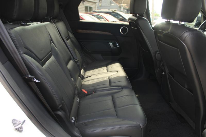 Land Rover Discovery SE 2018