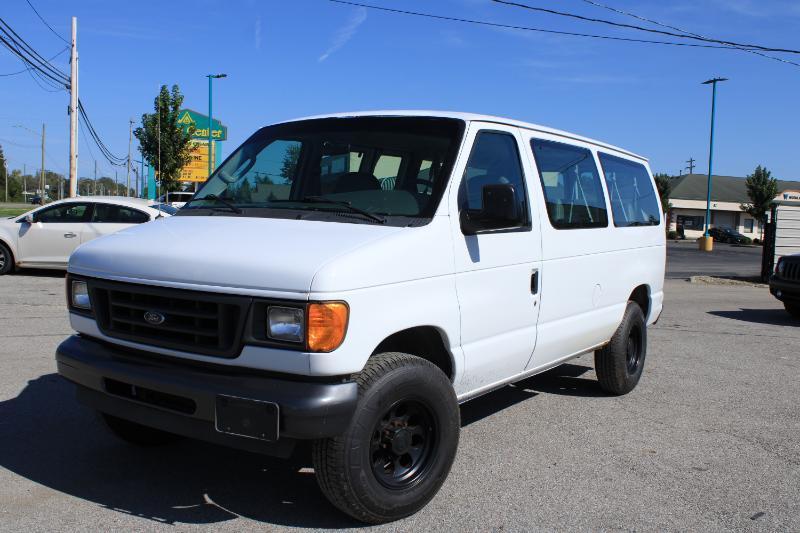 Ford Econoline E-350 XL Super Duty 2004