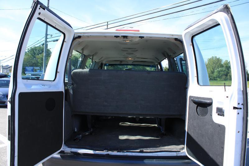 Ford Econoline E-350 XL Super Duty 2004