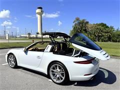 2016 Porsche 911  2016 Porsche 911
