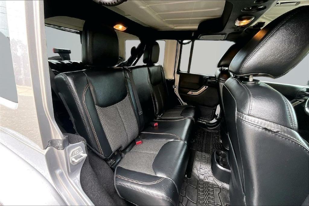 Jeep Wrangler Unlimited Sahara 4WD 2016