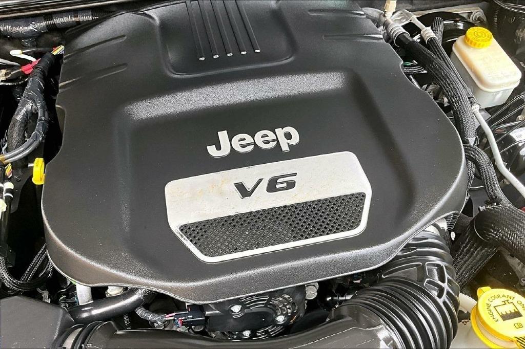 Jeep Wrangler Unlimited Sahara 4WD 2016