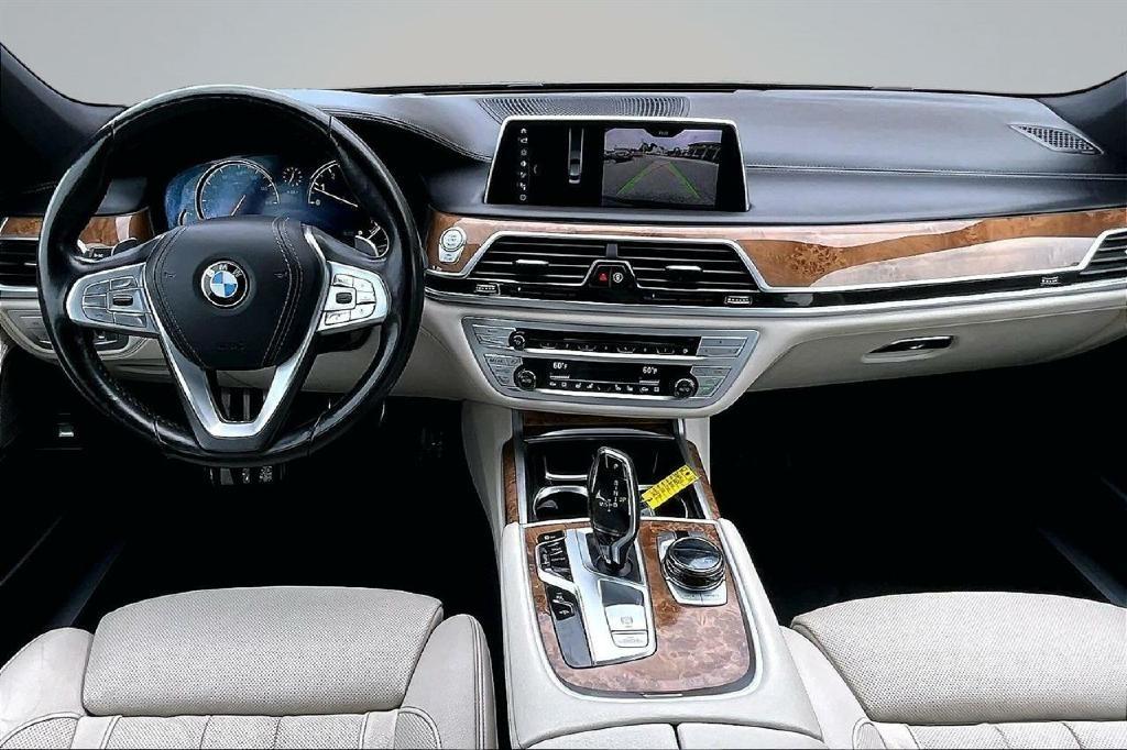 BMW 7-Series 740i 2019