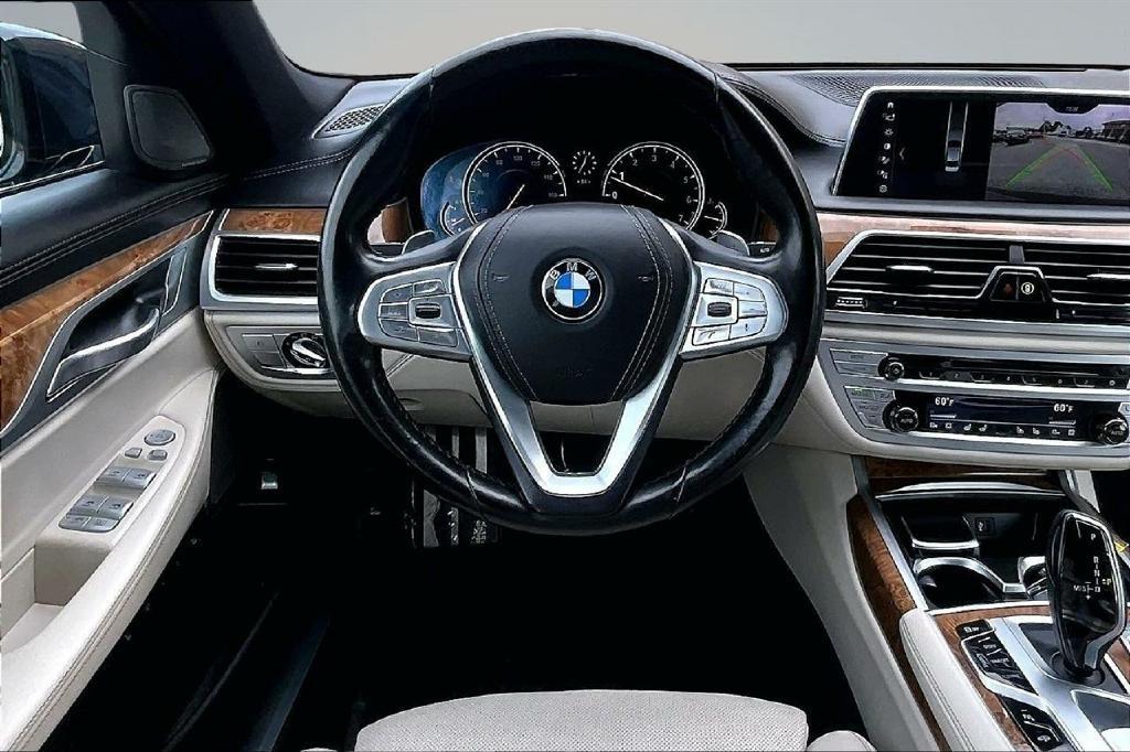 BMW 7-Series 740i 2019