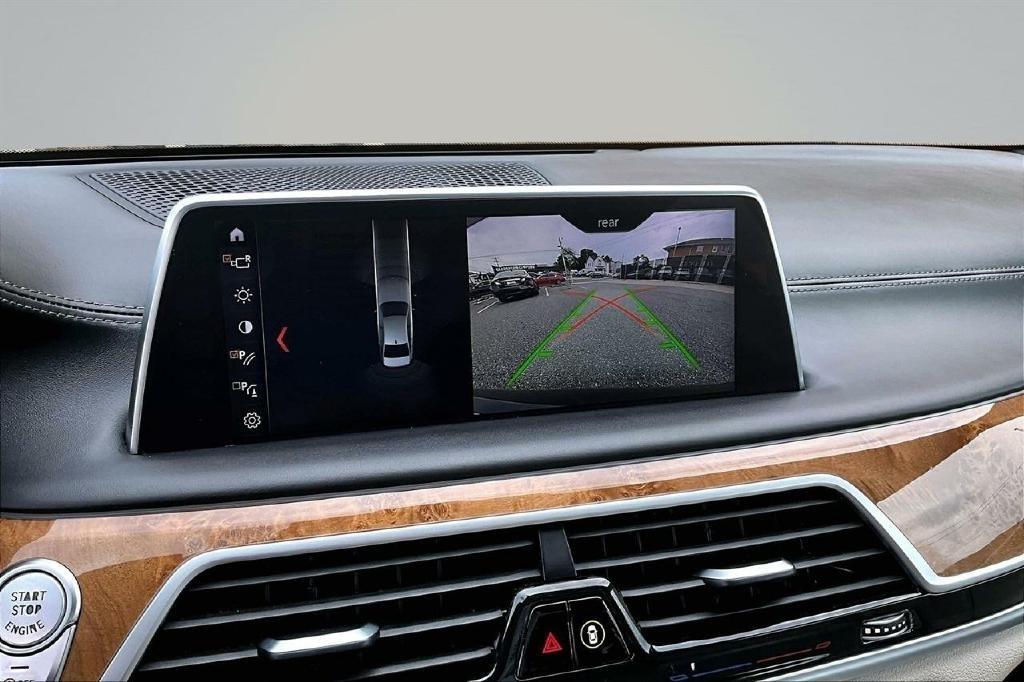 BMW 7-Series 740i 2019