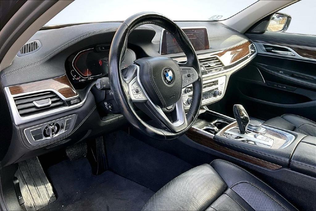 BMW 7-Series 740i xDrive 2020