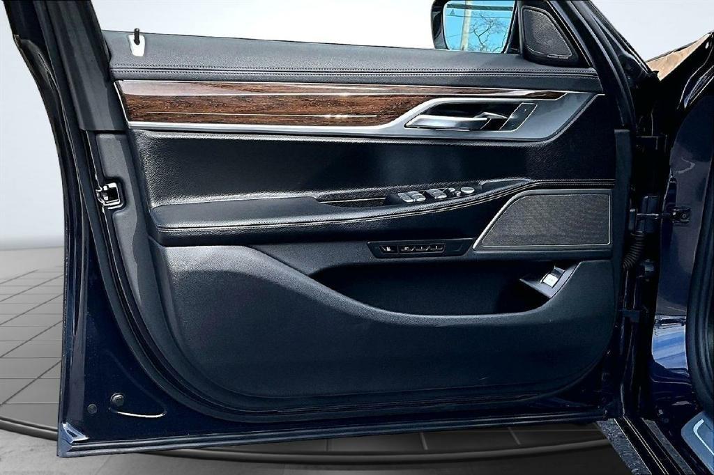 BMW 7-Series 740i xDrive 2020