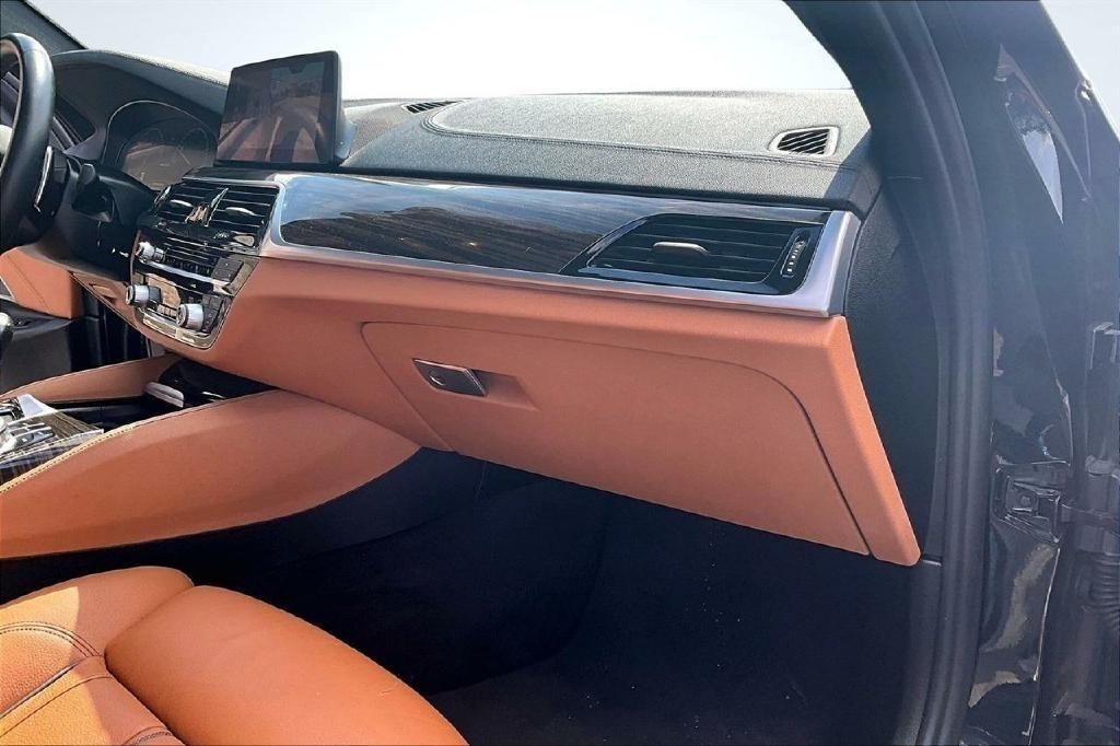 BMW 5-Series M550i xDrive 2019
