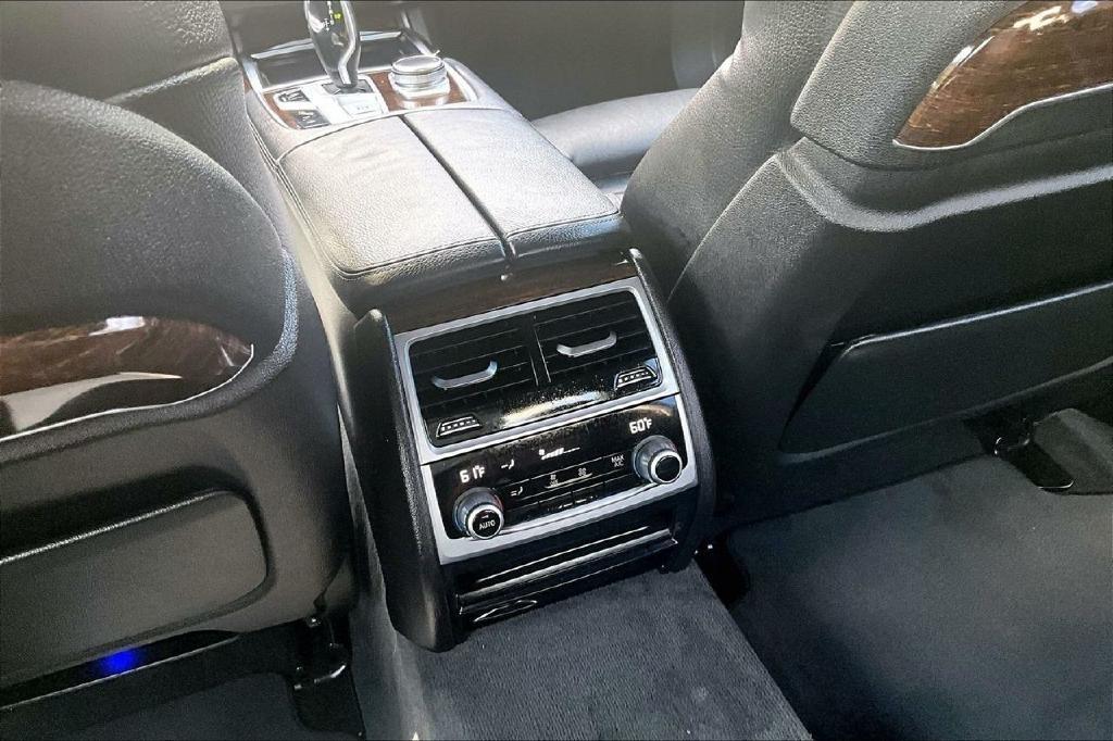 BMW 7-Series 740i 2020