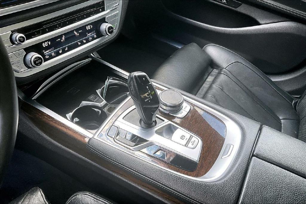 BMW 7-Series 740i 2020