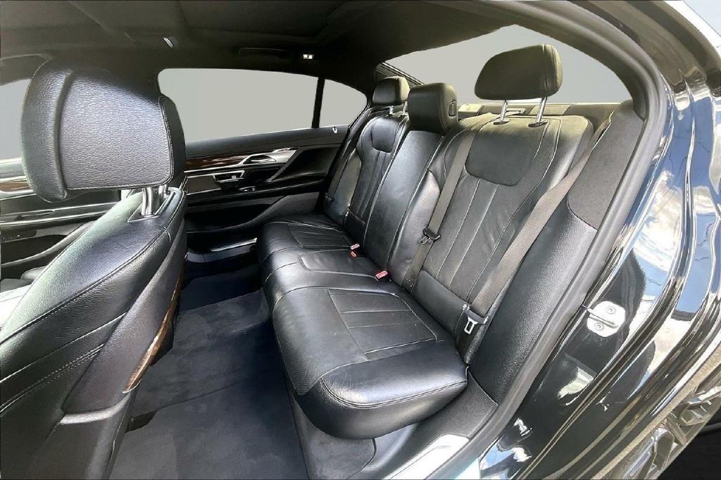 BMW 7-Series 740i 2020