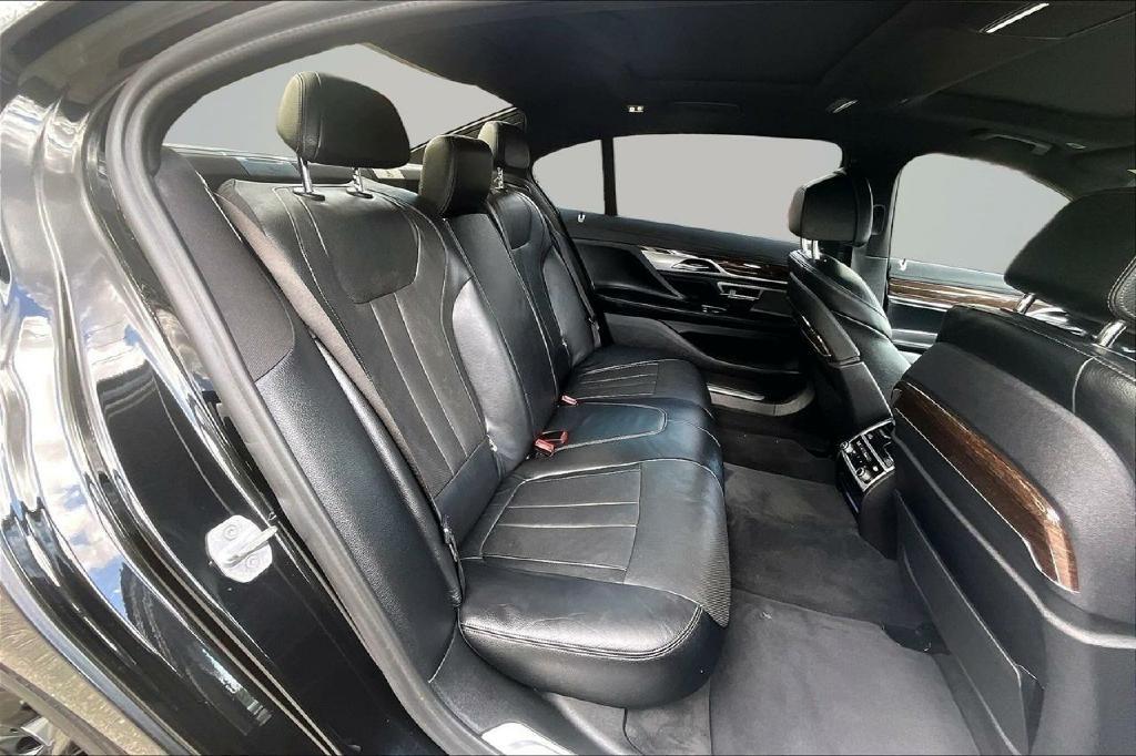 BMW 7-Series 740i 2020