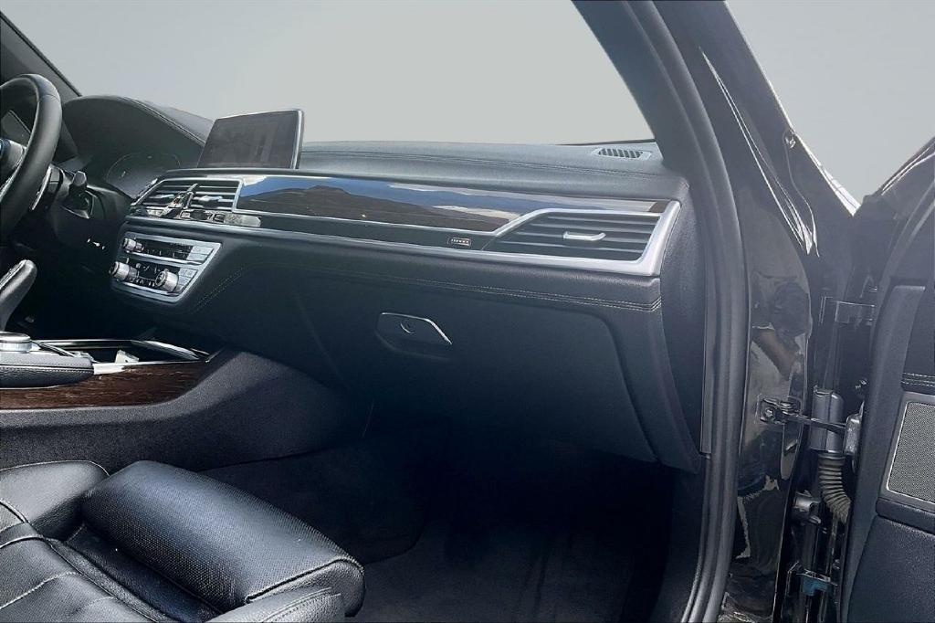 BMW 7-Series 740i 2020