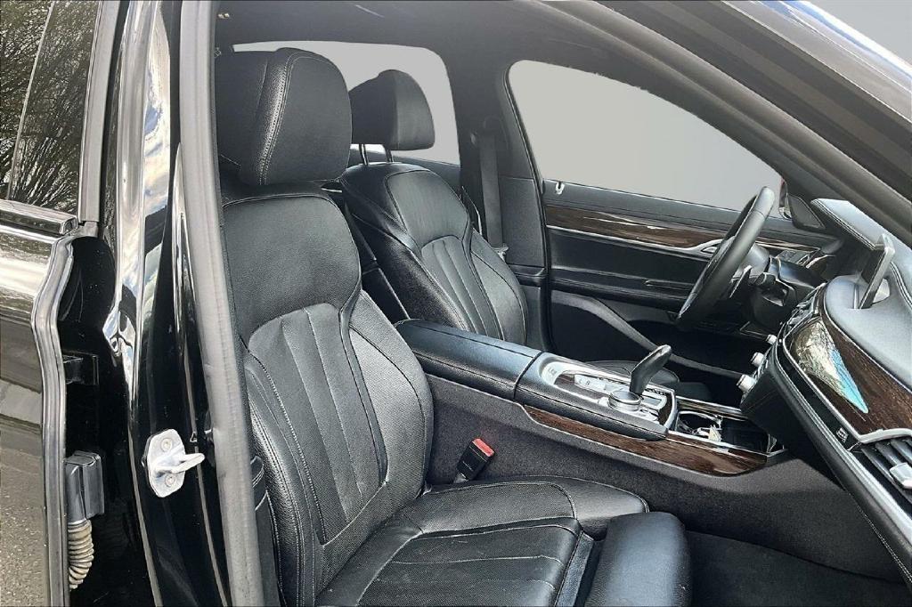 BMW 7-Series 740i 2020