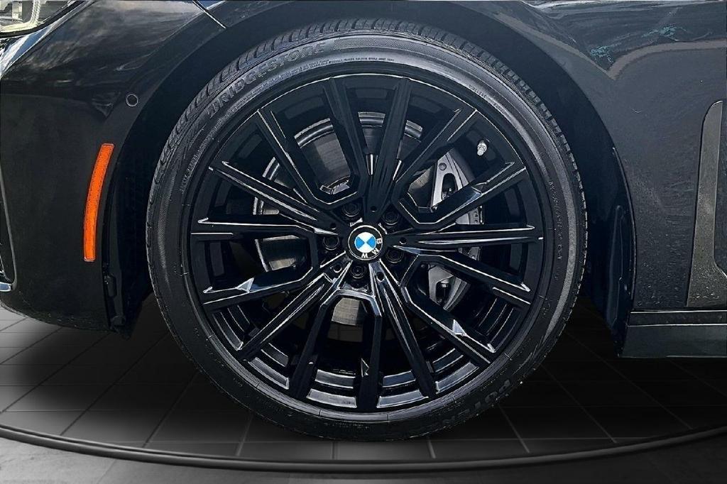 BMW 7-Series 740i 2020