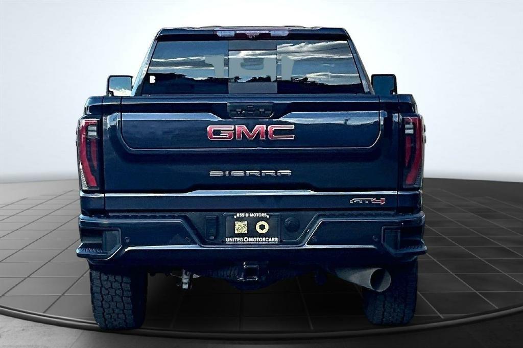 GMC Sierra 2500HD AT4 Crew Cab 4WD 2024