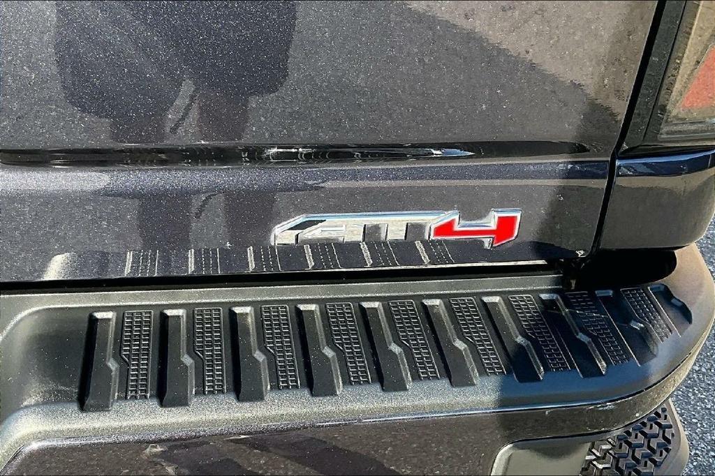 GMC Sierra 2500HD AT4 Crew Cab 4WD 2024