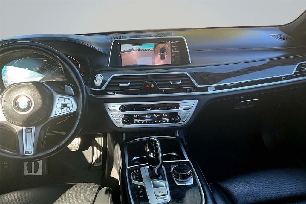 BMW 7-Series 750i xDrive 2021