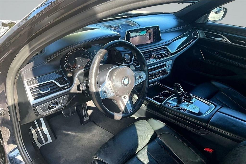 BMW 7-Series 750i xDrive 2021