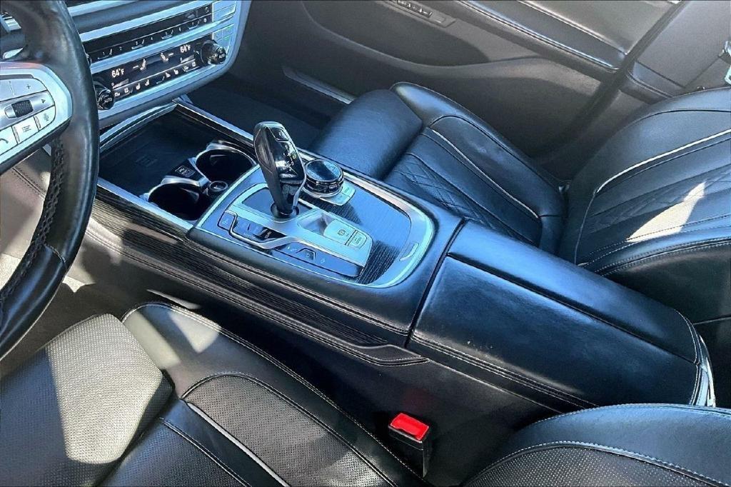 BMW 7-Series 750i xDrive 2021