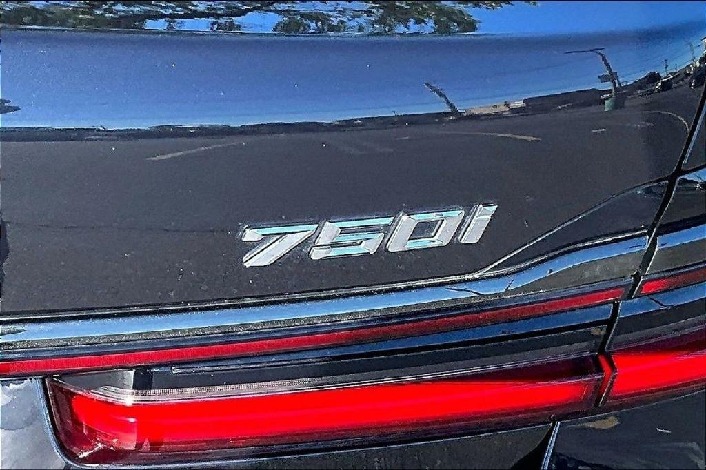 BMW 7-Series 750i xDrive 2021