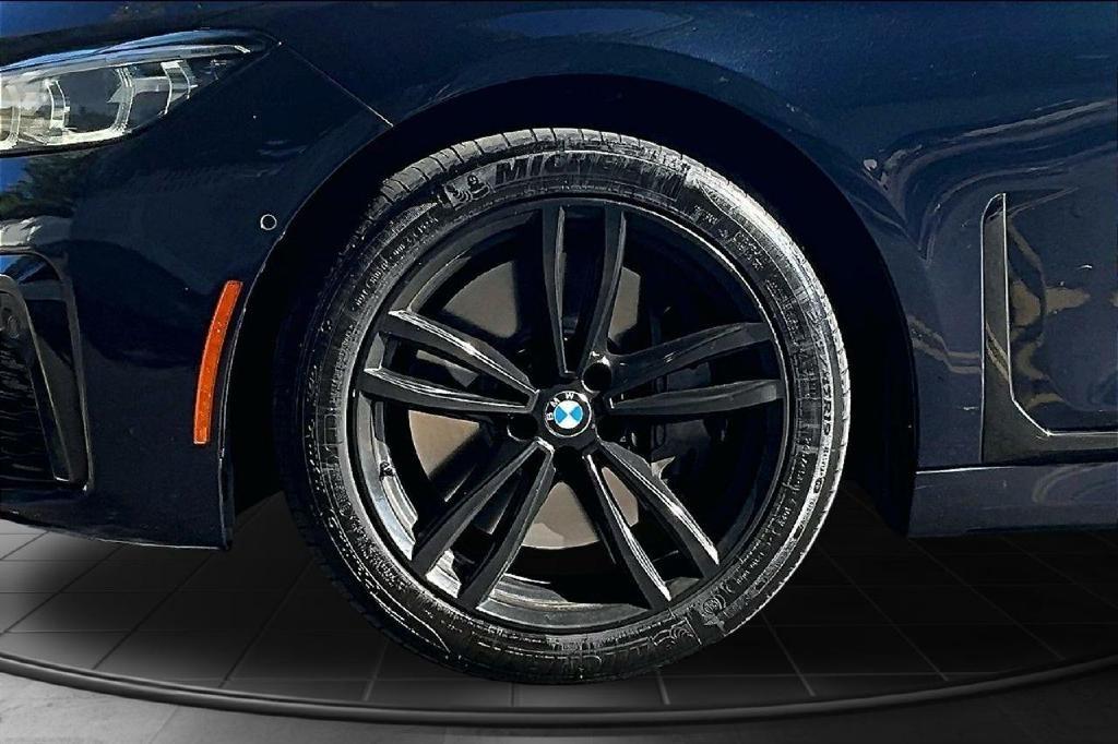 BMW 7-Series 750i xDrive 2021