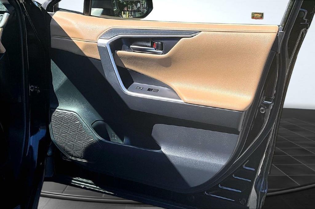 Toyota RAV4 Limited AWD 2019