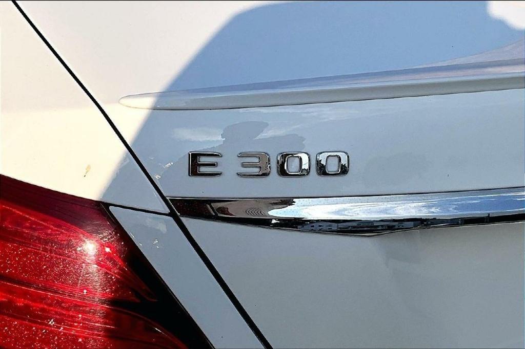 Mercedes-Benz E-Class E300 Luxury 4MATIC Sedan 2019